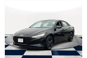 $21207 : Hyundai ELANTRA 2023 SEL 4dr thumbnail