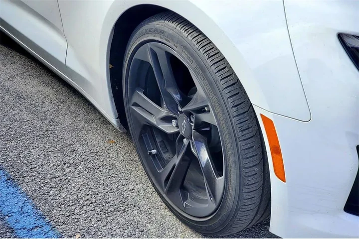 $36149 : Chevrolet Camaro 2022 LT1 2d image 4
