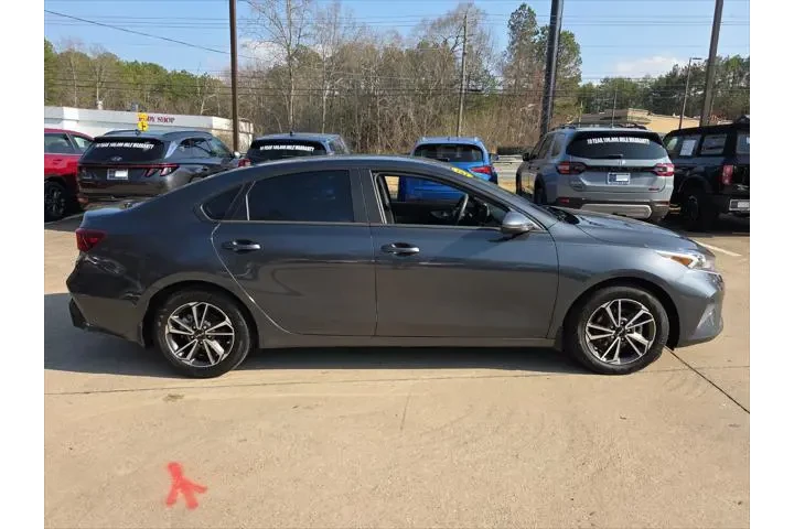 $17500 : Kia Forte 2023 LXS 4dr Sedan image 4