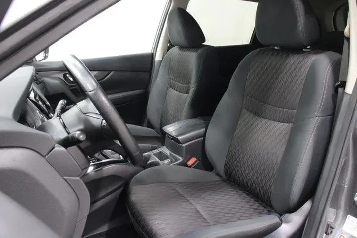 $14985 : Nissan Rogue 2020 SV 4dr Cro image 5