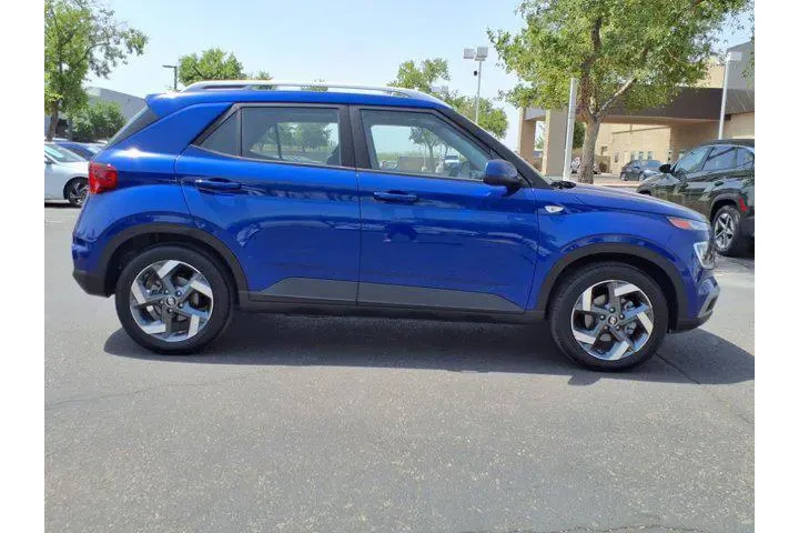 $20999 : Hyundai VENUE 2025 SEL 4dr C image 6