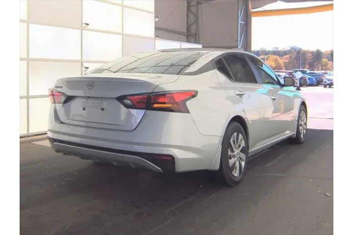 $21242 : Nissan Altima 2024 2.5 S 4dr image 4