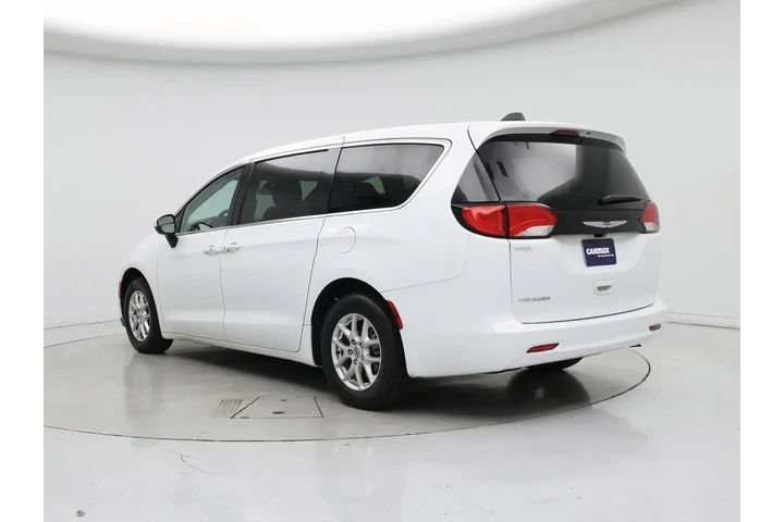 $21998 : Chrysler Voyager 2022 LX 4dr image 2