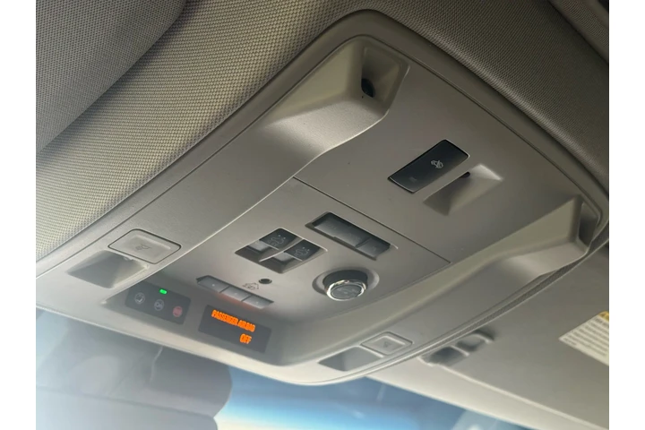 $33996 : 2019 Escalade Premium Luxury image 7