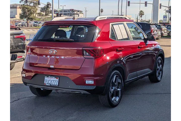 $22347 : Hyundai VENUE 2025 SEL 4dr C image 4