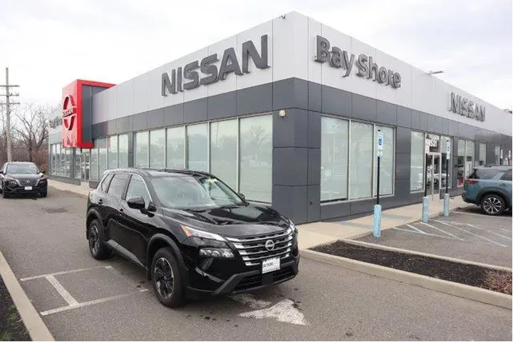 $23523 : Nissan Rogue 2025 AWD SV 4dr image 1