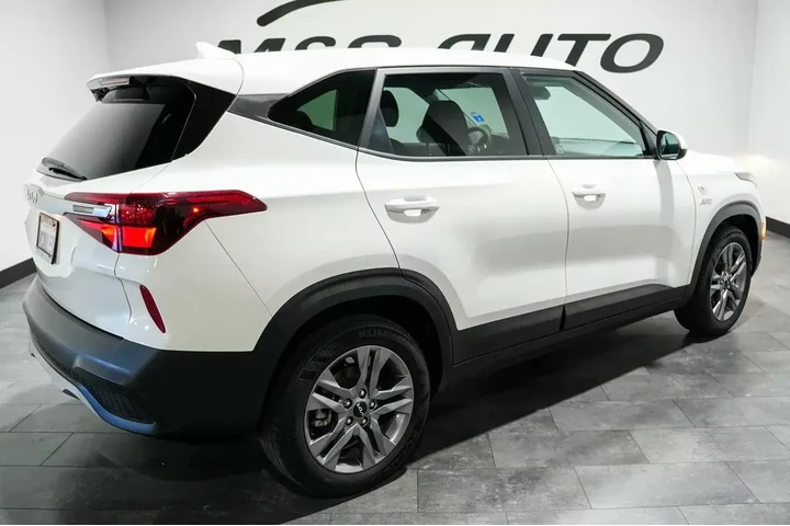 $18790 : 2023 Seltos image 5