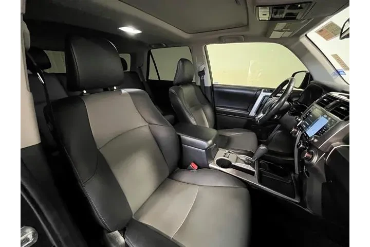 $36985 : Toyota 4Runner 2023 4x2 SR5 image 9