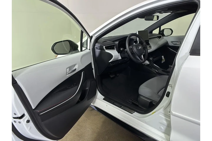 $30000 : Gold Certified 2025 Corolla H image 2