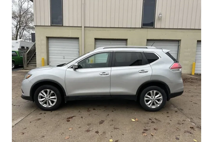 $9900 : 2016 Rogue SV image 4
