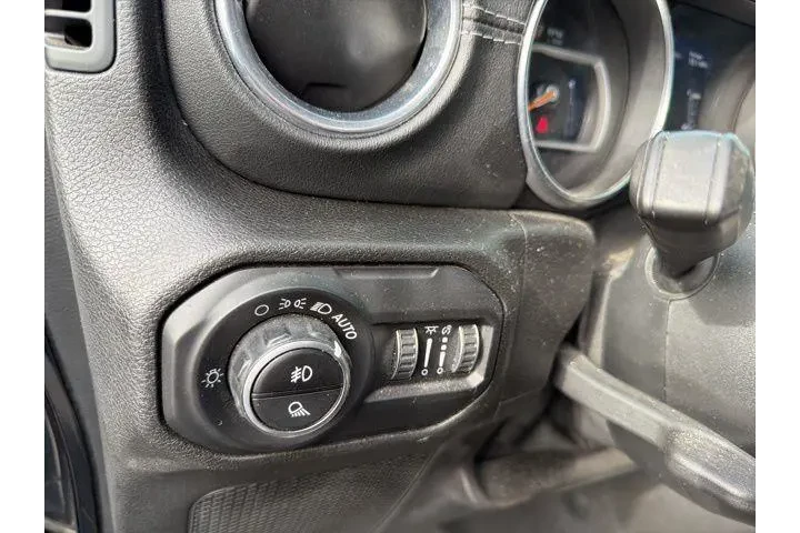 $28992 : Jeep Gladiator 2020 4x4 Over image 7