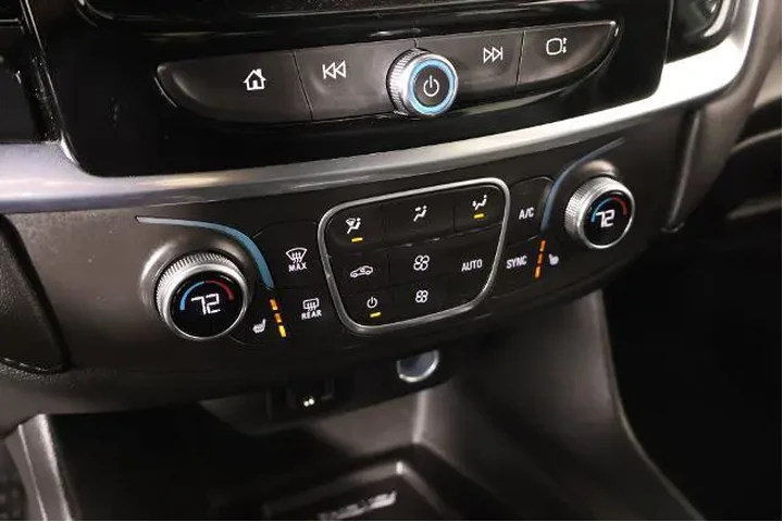 $25700 : Chevrolet Traverse 2022 LT C image 7