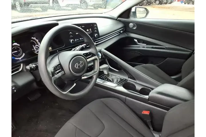 $18863 : Hyundai ELANTRA Hybrid 2022 image 9