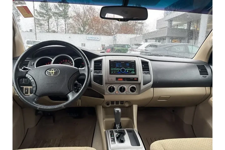 $10997 : Toyota Tacoma 2009 4x2 PreRu image 10
