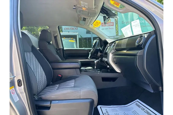 $28499 : 2018 Tundra SR5 image 9