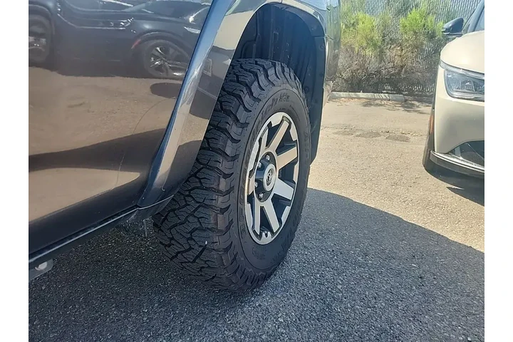 $30991 : Toyota 4Runner 2017 4x4 TRD image 7