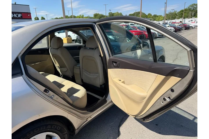 $4450 : 2009 Sonata 4dr Sdn I4 Auto G image 9