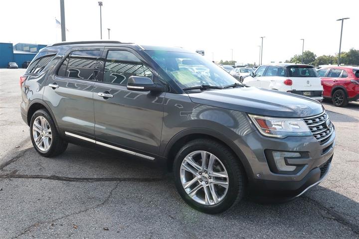 $19988 : 2017 Explorer Limited image 3