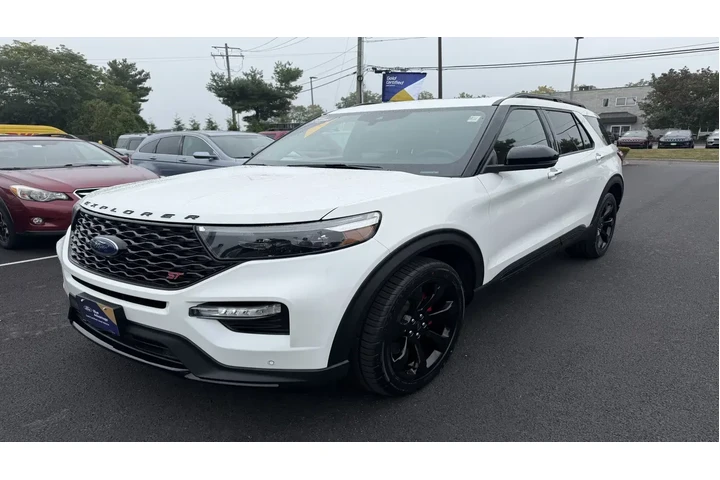 $39280 : Ford Explorer 2022 AWD ST 4d image 2