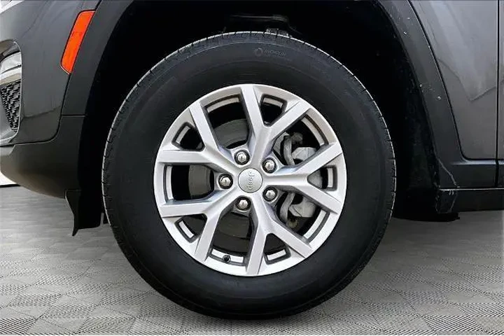 $31490 : Jeep Grand Cherokee 2022 4x4 image 9