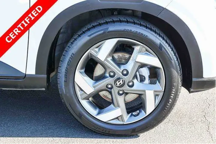 $16798 : Hyundai VENUE 2023 SEL 4dr C image 9