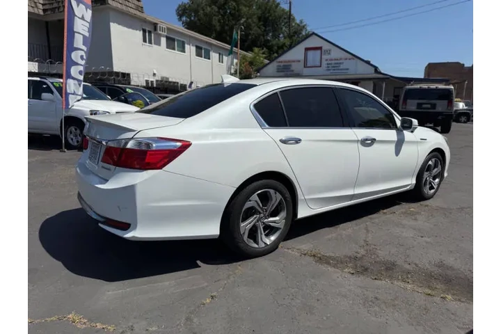 2014 Accord Plug-In image 8
