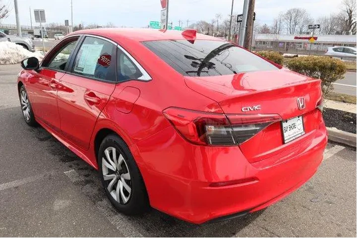 $19594 : Honda Civic 2024 LX 4dr Seda image 7