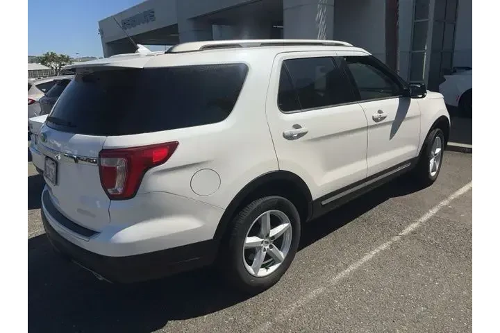 $22750 : Ford Explorer 2018 XLT 4dr S image 5