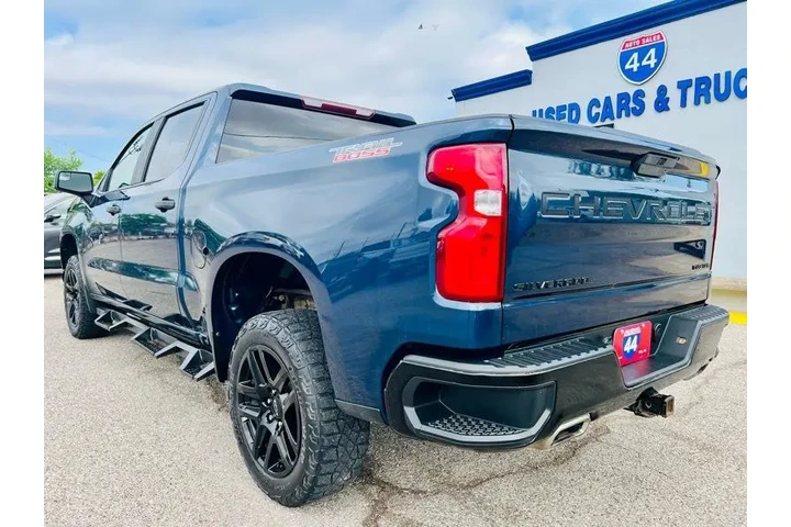 $29995 : 2021 Silverado 1500 4WD Crew image 5