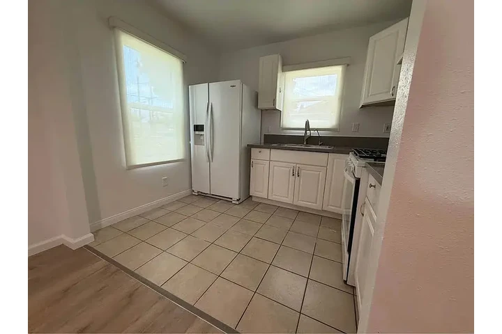 $800 : Best Home ...Lakewood CA image 5