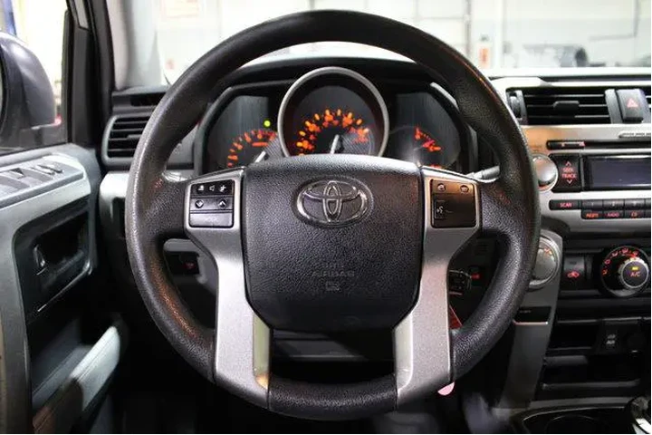 $15987 : Toyota 4Runner 2013 4x4 SR5 image 9