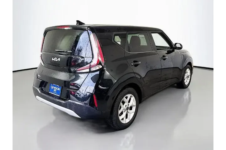 $13984 : Kia Soul 2023 S 4dr Crossove image 7
