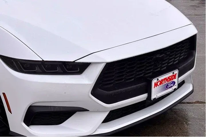 $32977 : Ford Mustang 2024 EcoBoost P image 4