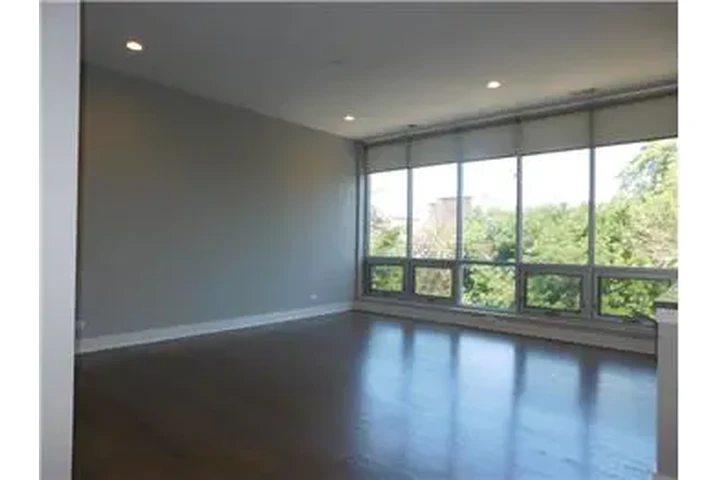 $2700 : Rental property with 1 bedro image 3