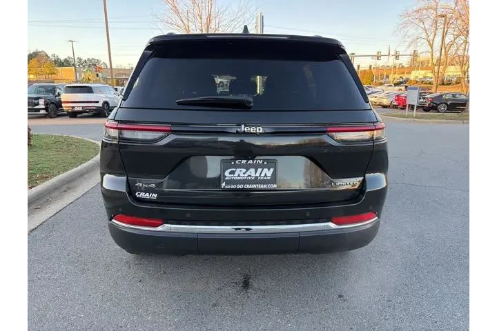 $30798 : Jeep Grand Cherokee 2023 4x4 image 6