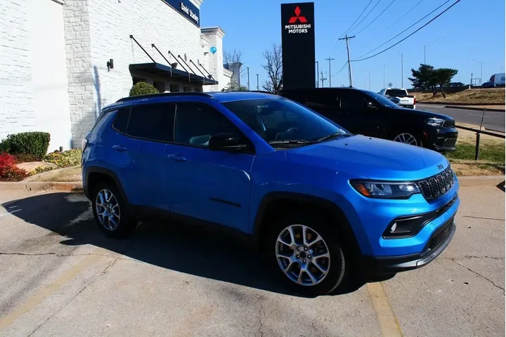 $23112 : Jeep Compass 2025 4x4 Latitu image 5