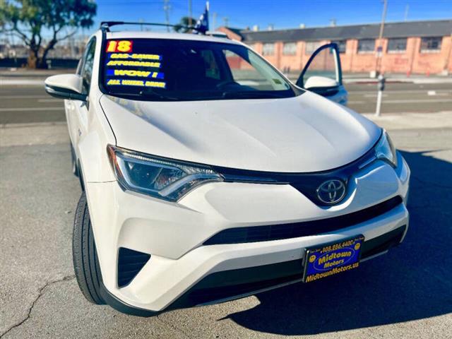 2018 RAV4 Hybrid XLE image 2