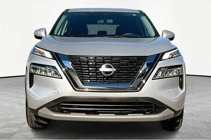$21275 : Nissan Rogue 2023 SV 4dr Cro image 3
