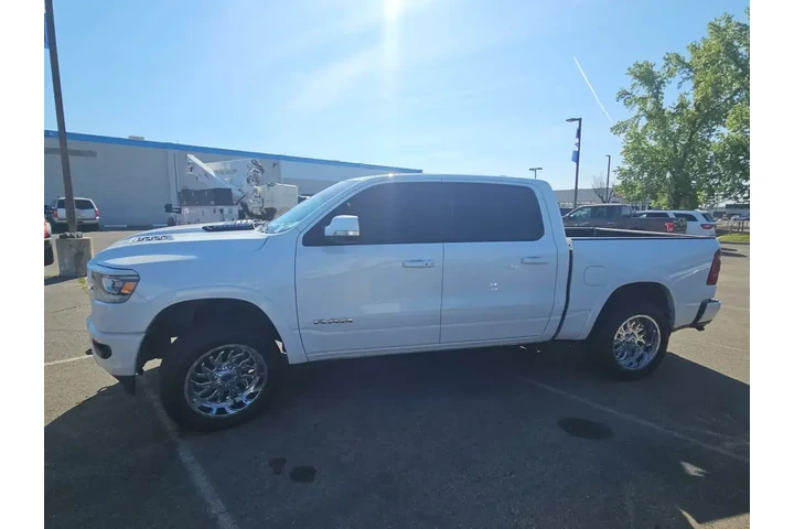 $32500 : Ram 1500 2020 4x4 Laramie 4d image 5