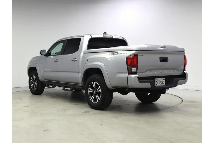 $30998 : Toyota Tacoma 2019 4x2 TRD S image 2
