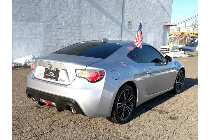 2015 FR-S 2dr Cpe Man (Natl) image 6
