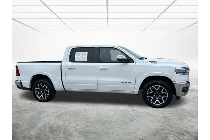 $37061 : Ram 1500 2025 4x4 Laramie 4d image 3
