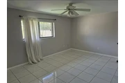 $800 : charming HOME ..Miami, FL thumbnail
