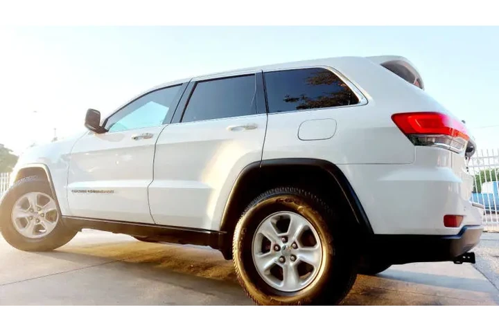 $10990 : 2017 Grand Cherokee Laredo image 10