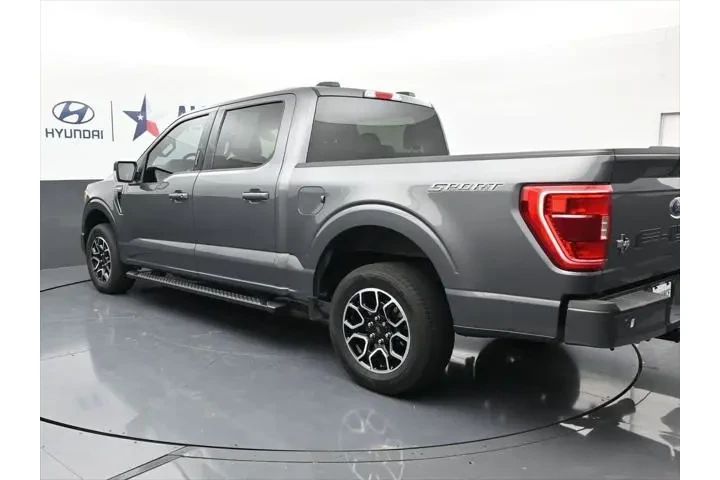 $36488 : Ford F-150 2022 4x2 XLT 4dr image 1