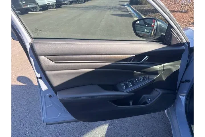 $25000 : Honda Accord Hybrid 2022 Spo image 8