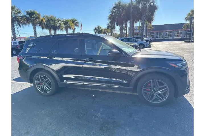 $39997 : Ford Explorer 2025 AWD ST-Li image 4