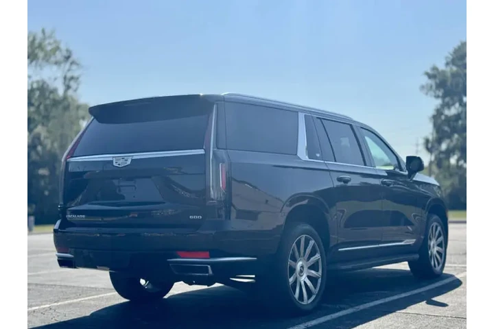 $45999 : 2022 Escalade ESV Premium Lux image 7