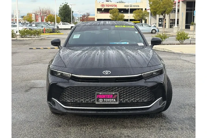 $31870 : Toyota Crown 2023 AWD XLE 4d image 2