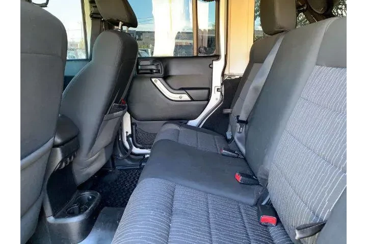 $23995 : 2011 Wrangler Unlimited Rubic image 10